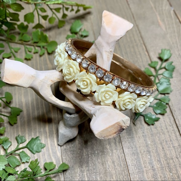 12 Unique Costume Jewelry Bracelets Mix & Match - Picture 4 of 7